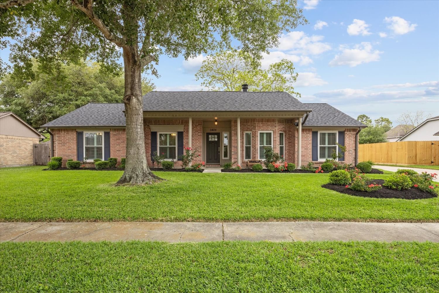 Real estate property located at 1405 Bayou Oak, Galveston, Wilderness Trails, Friendswood, TX, US