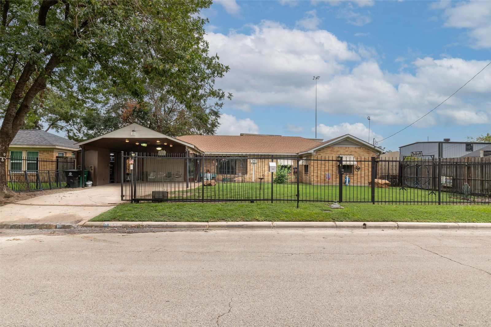 Real estate property located at 705 Kelley, Harris, Lindale Park Sec 01, Houston, TX, US