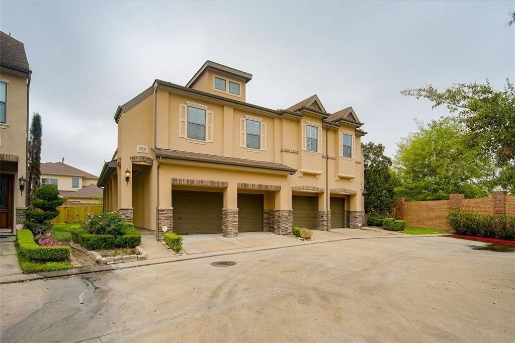Real estate property located at 2906 Royal Oaks, Harris, Royal Oaks Court, Houston, TX, US