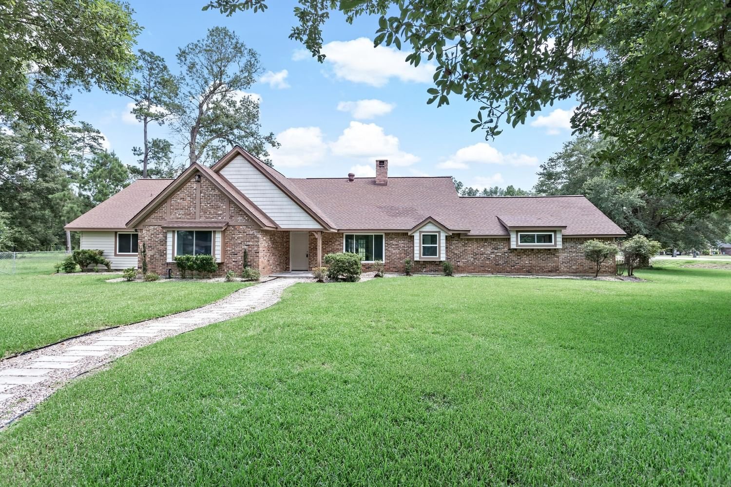 Real estate property located at 103 Pinecone, Hardin, Pinewood, Sour Lake, TX, US