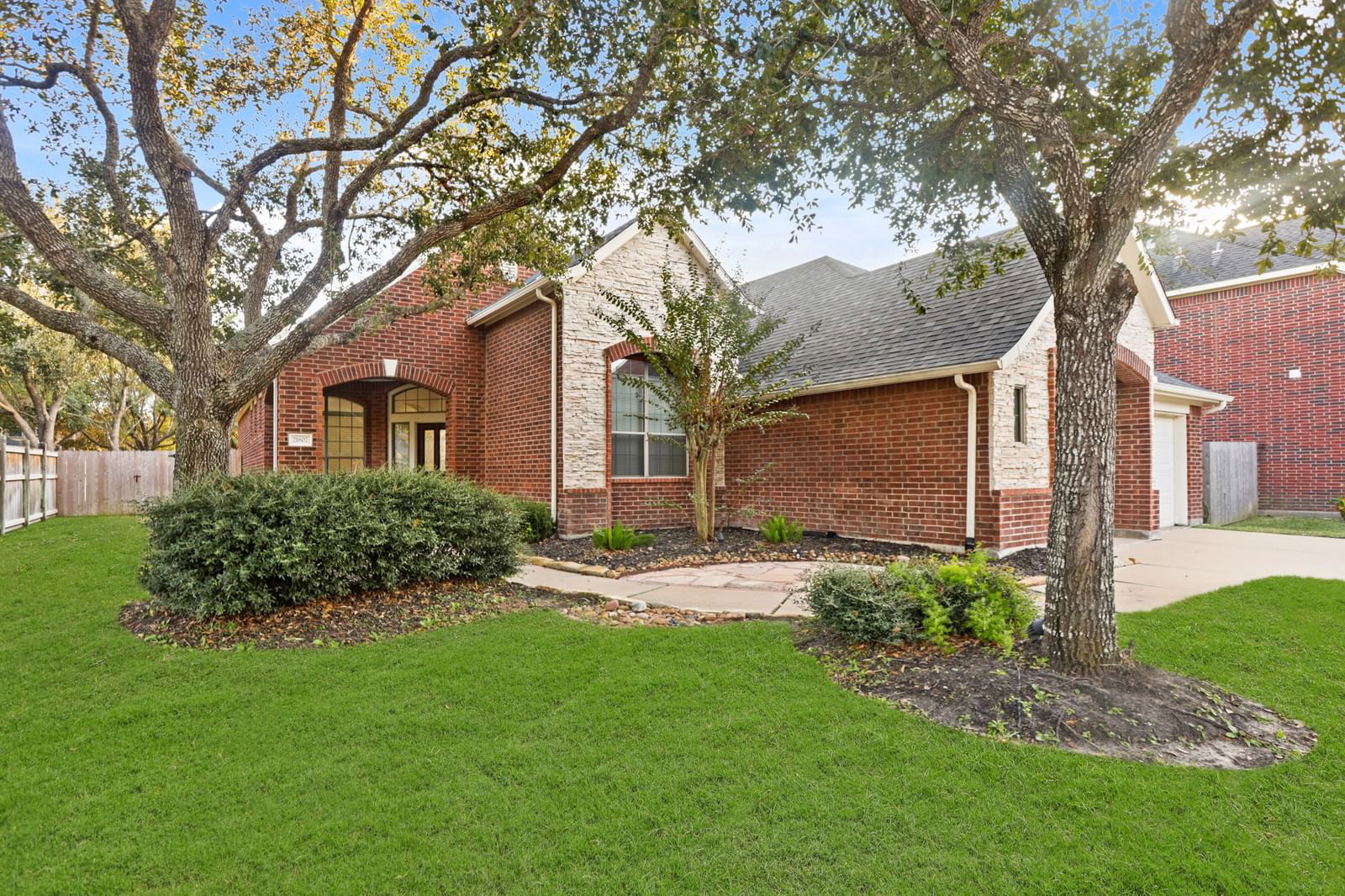 Real estate property located at 21807 Mystic Point, Fort Bend, Grand Lakes, Katy, TX, US