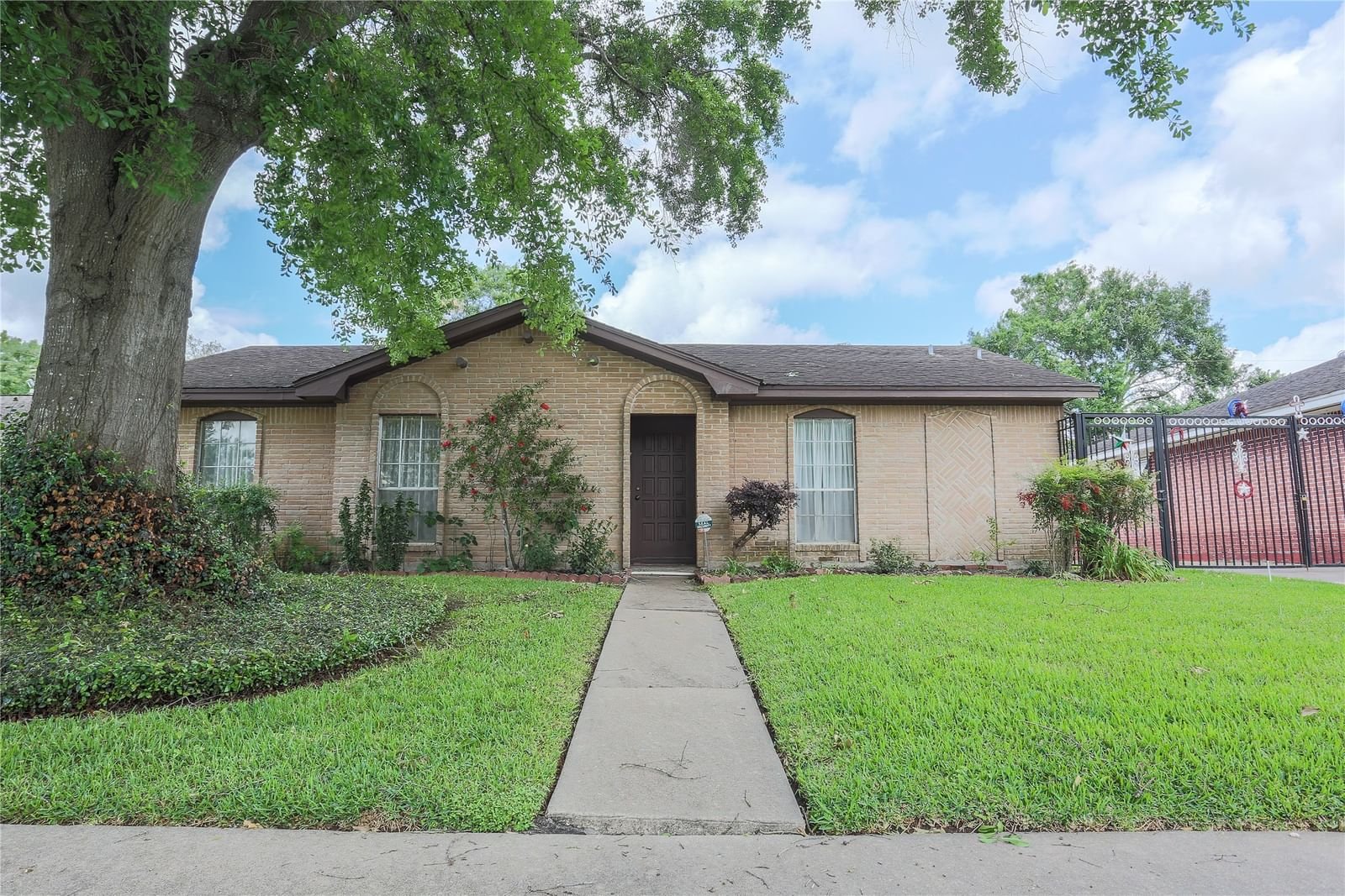 Real estate property located at 8926 Grape, Harris, Sharpstown Country Club Terrac, Houston, TX, US