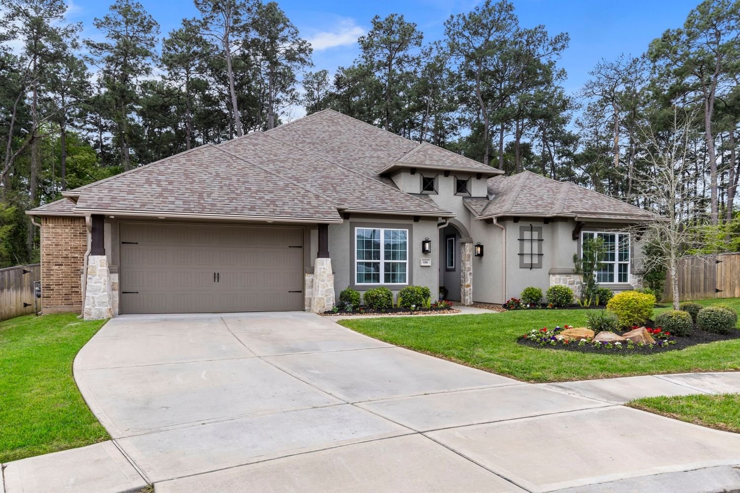 Real estate property located at 616 Castlewood Cove, Montgomery, Woodtrace 06, Pinehurst, TX, US