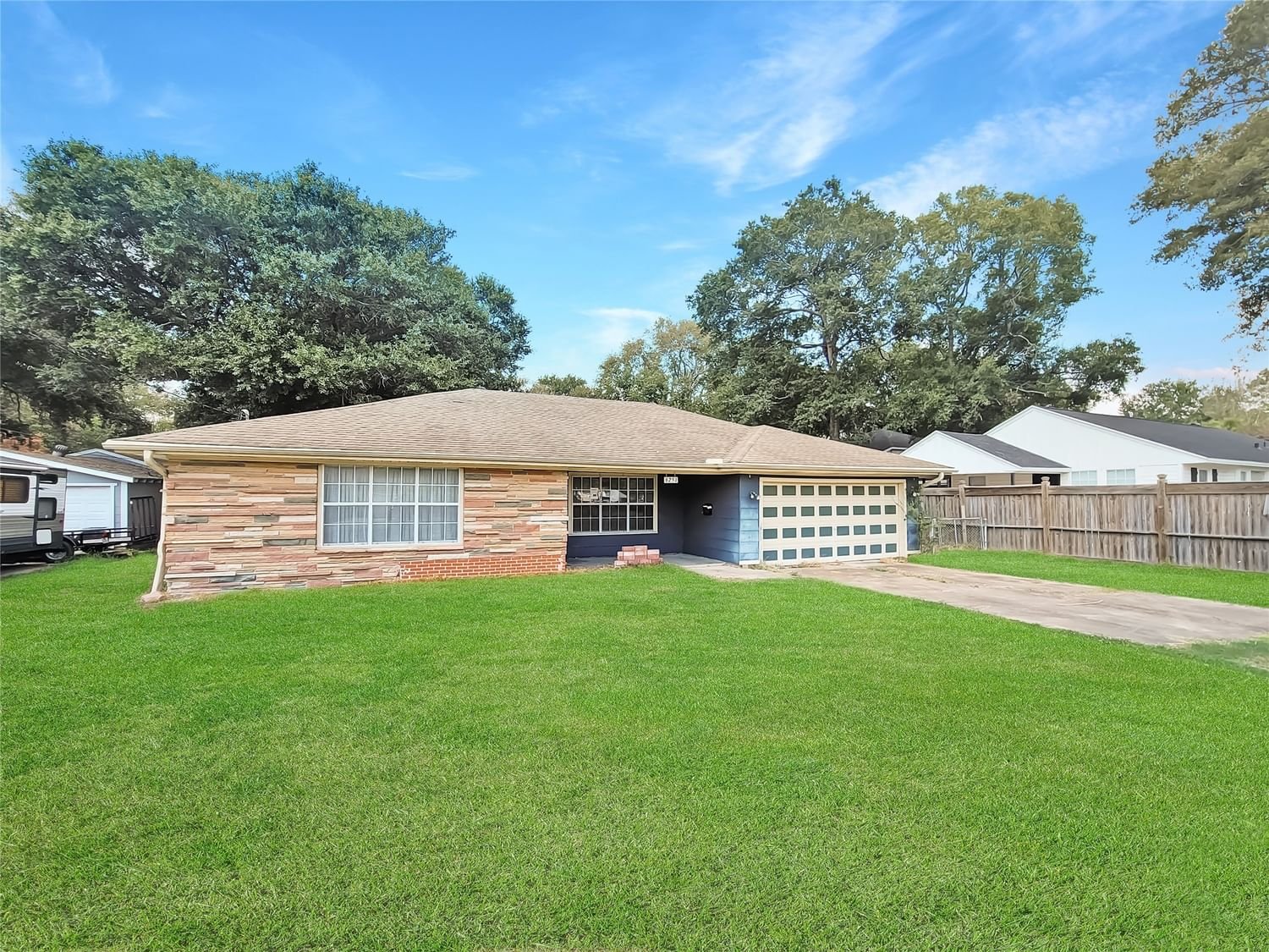 Real estate property located at 6251 32nd, Jefferson, Country Club Estates, Groves, TX, US