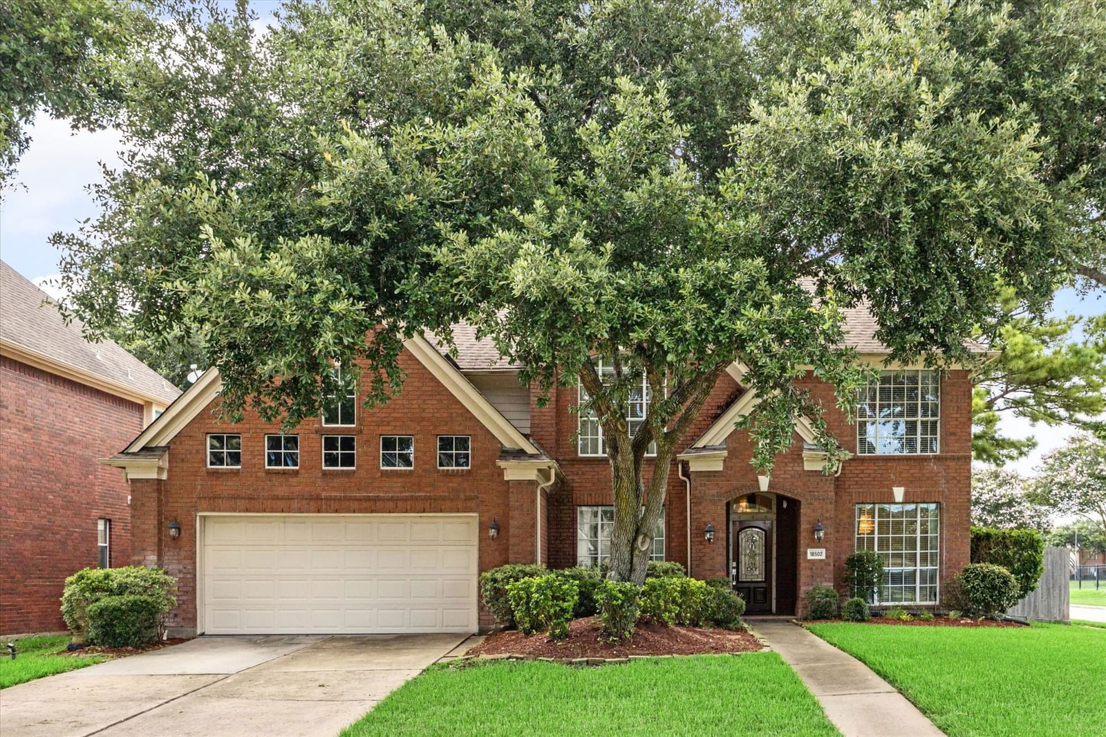 Real estate property located at 18502 Berry Leaf, Harris, Estates at Cullen Park, Houston, TX, US