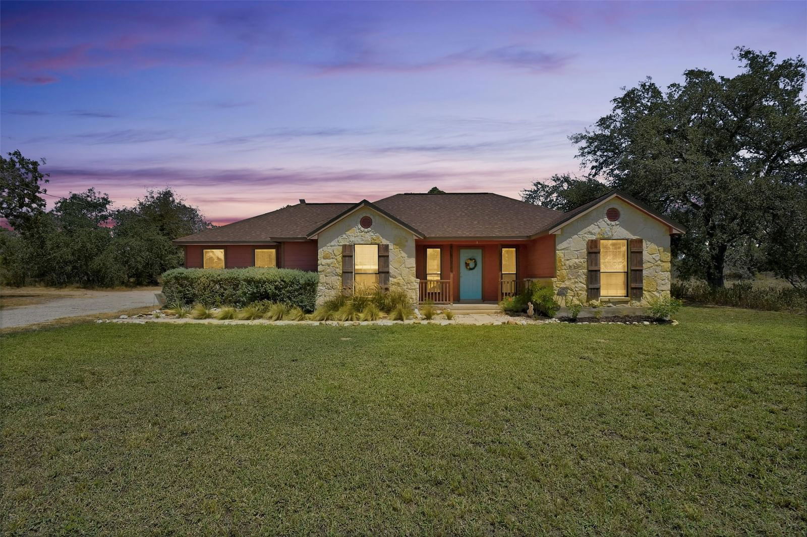 Real estate property located at 421 County Road 785, Medina, Great Oaks, Natalia, TX, US