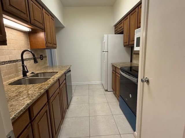 Real estate property located at 2475 Underwood #184, Harris, Brentwood Condo, Houston, TX, US