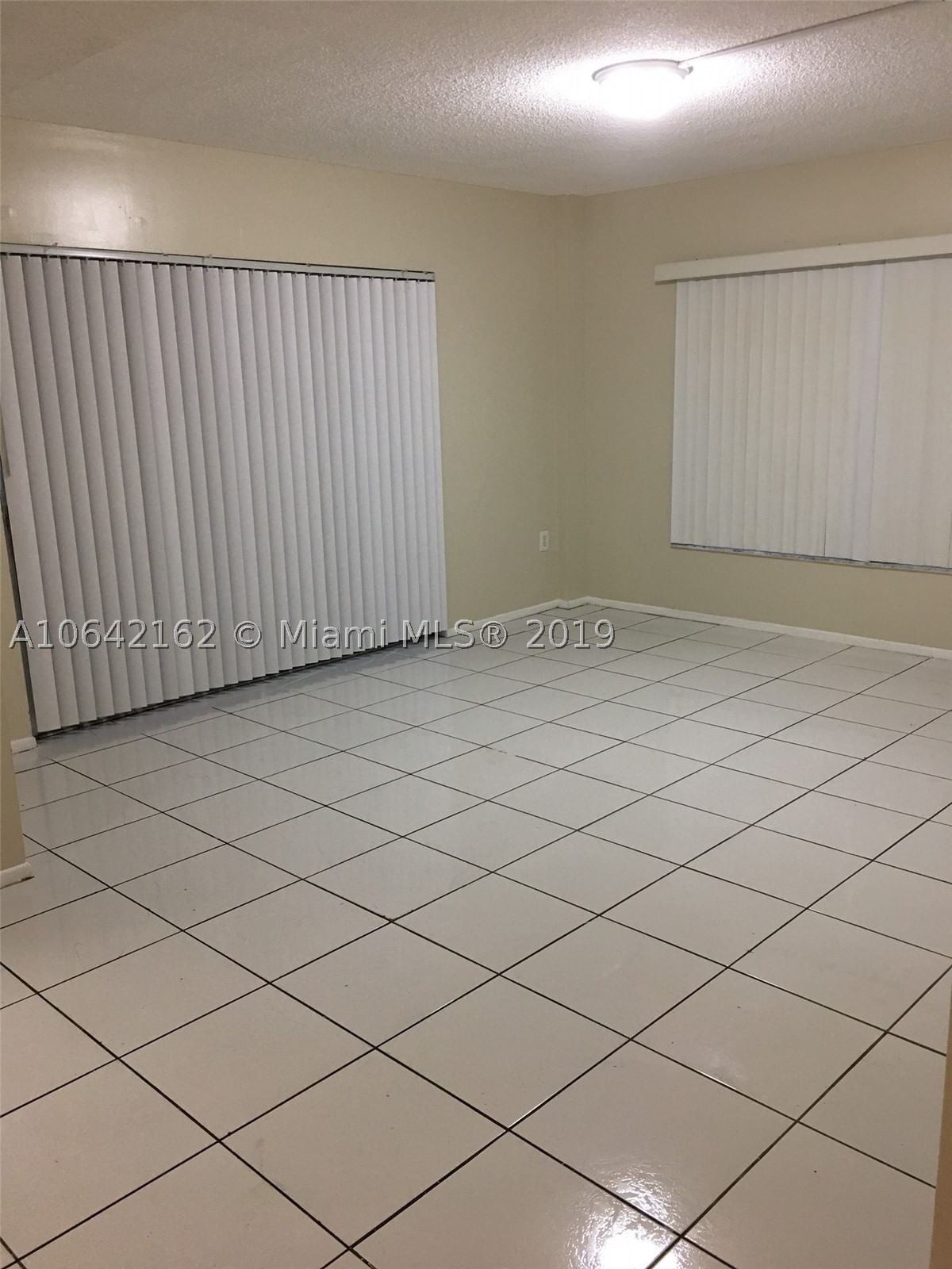 Real estate property located at 4170 Inverrary Dr #111, Broward, Manors Of Inverrary, Lauderhill, FL