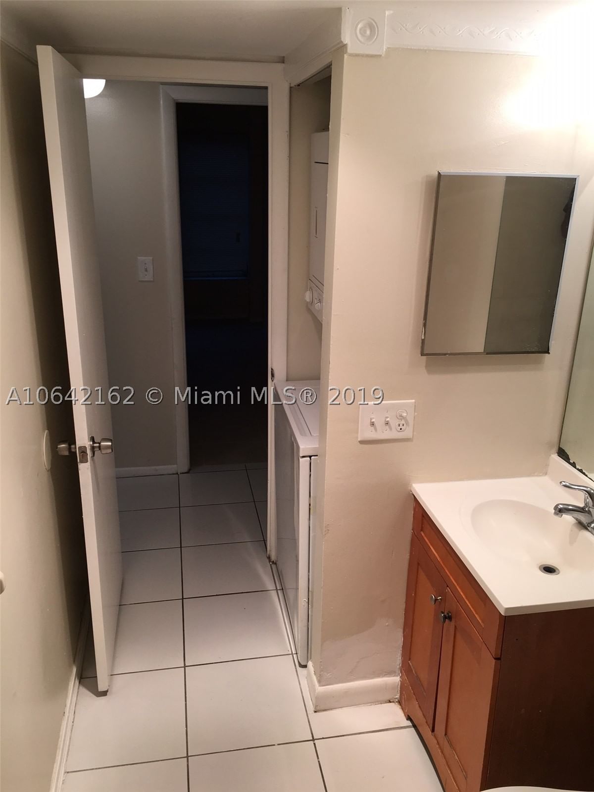 Real estate property located at 4170 Inverrary Dr #111, Broward, Manors Of Inverrary, Lauderhill, FL