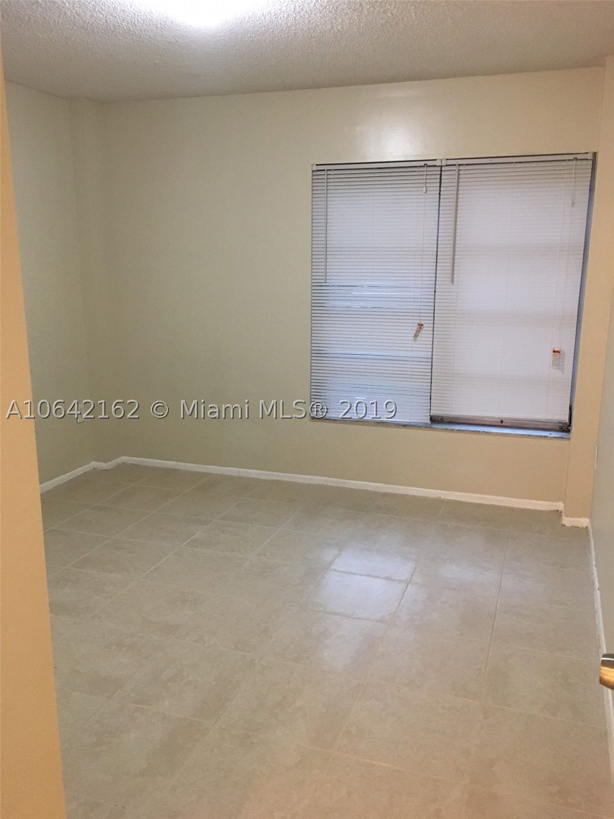 Real estate property located at 4170 Inverrary Dr #111, Broward, Manors Of Inverrary, Lauderhill, FL
