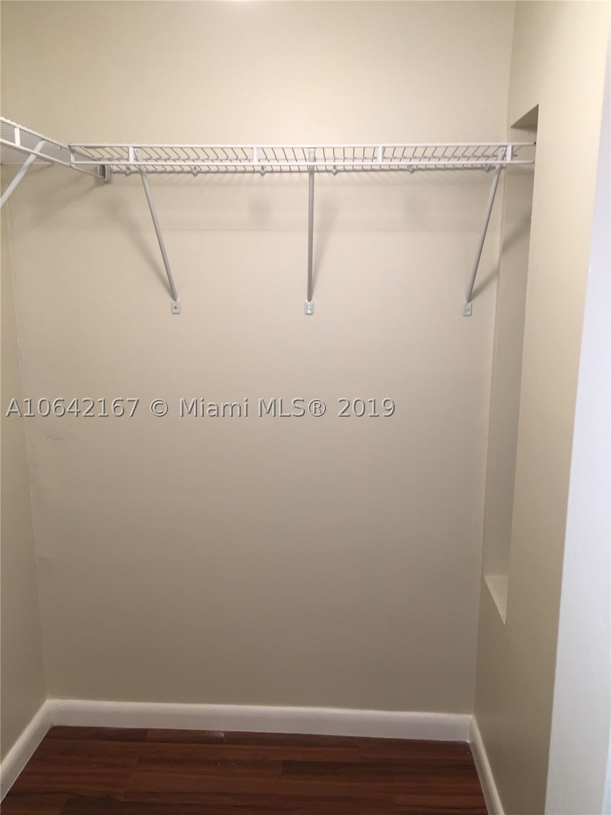 Real estate property located at 4164 Inverrary Dr #813, Broward, Manors Of Inverrary, Lauderhill, FL