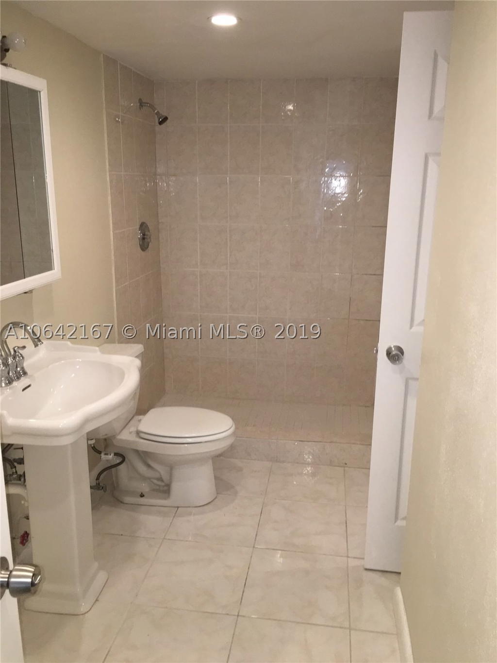 Real estate property located at 4164 Inverrary Dr #813, Broward, Manors Of Inverrary, Lauderhill, FL