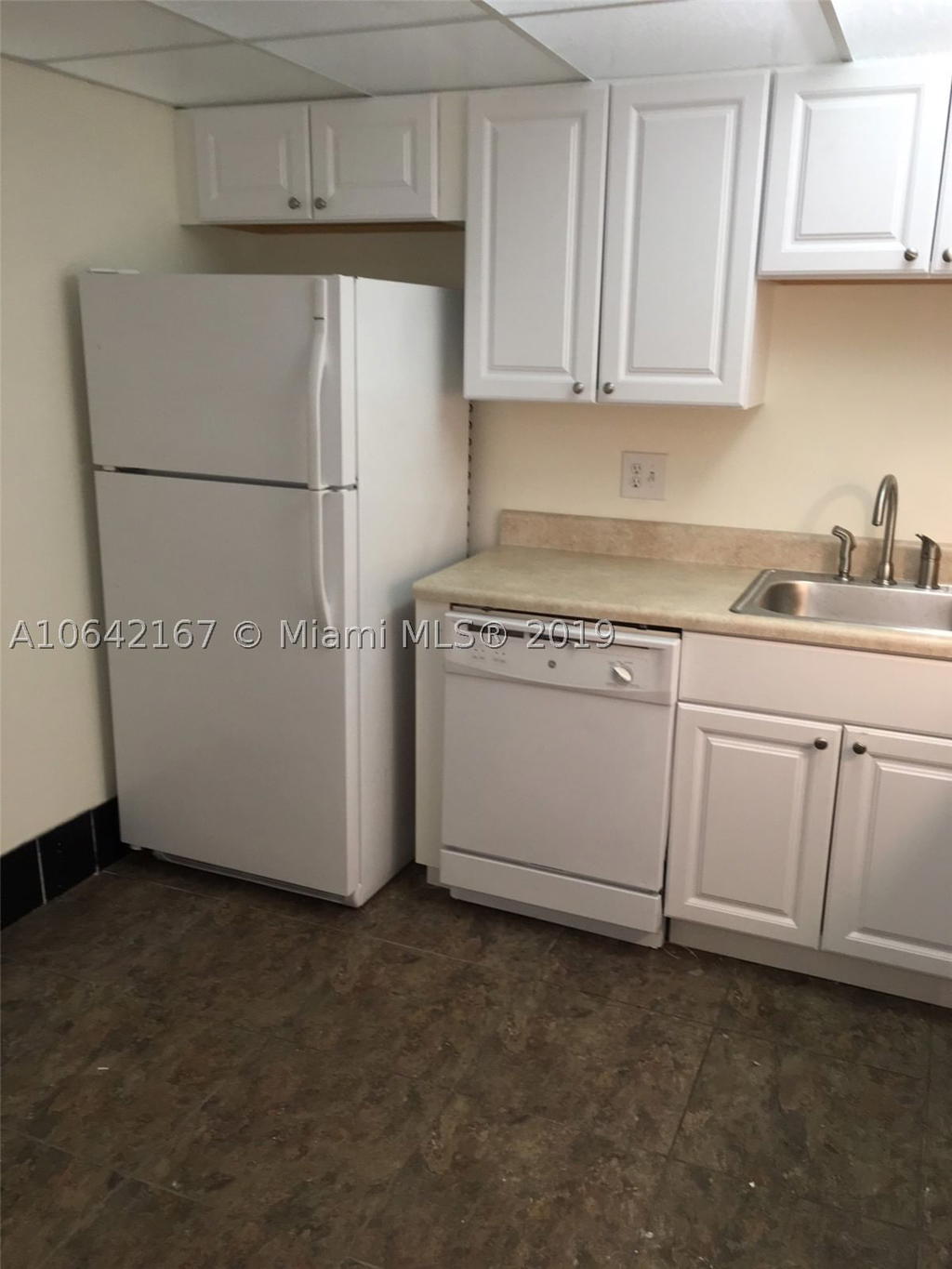 Real estate property located at 4164 Inverrary Dr #813, Broward, Manors Of Inverrary, Lauderhill, FL