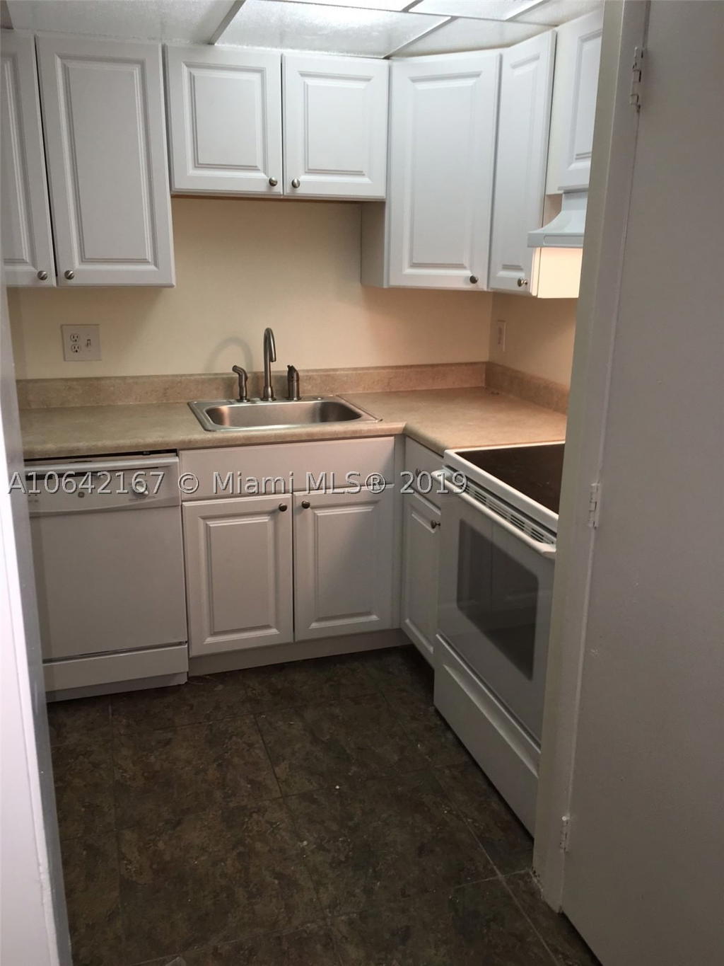 Real estate property located at 4164 Inverrary Dr #813, Broward, Manors Of Inverrary, Lauderhill, FL