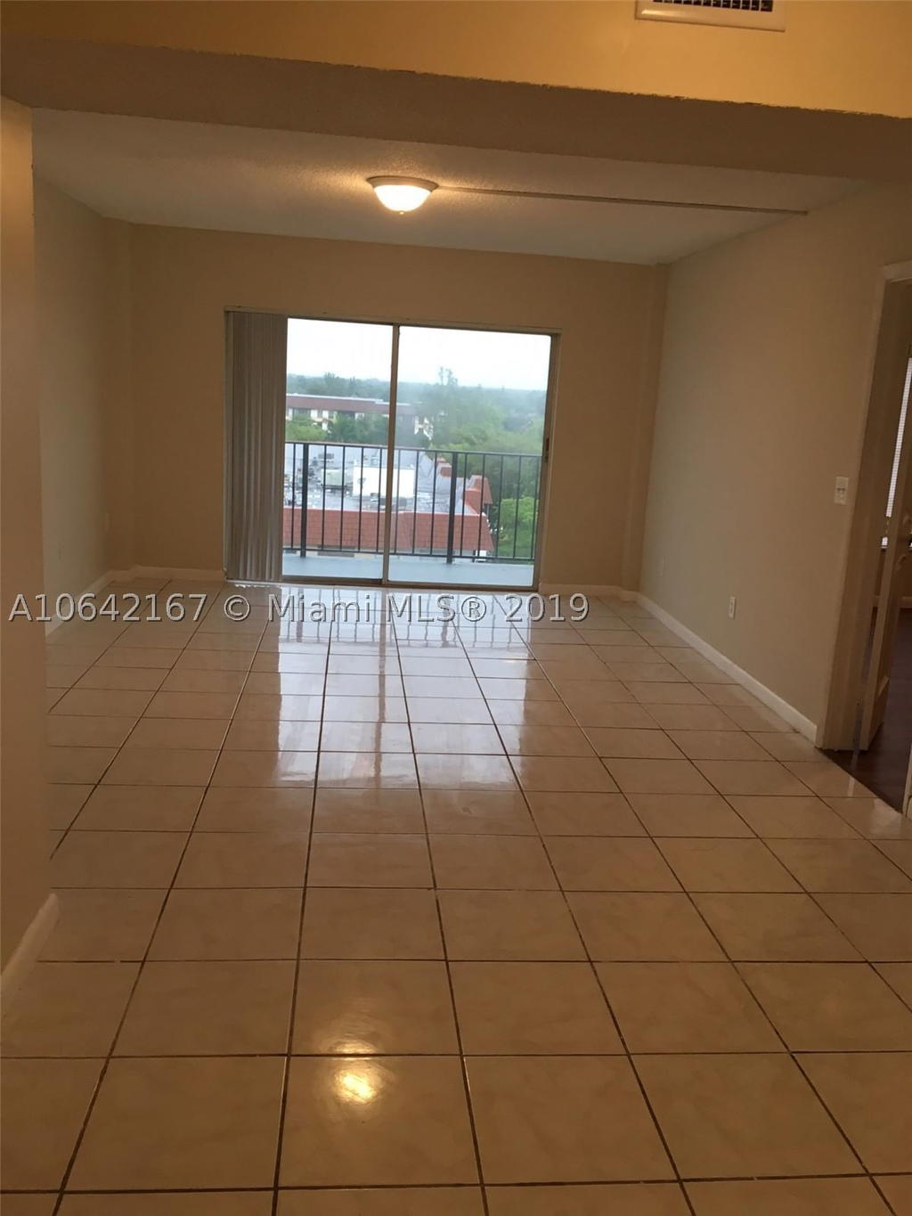 Real estate property located at 4164 Inverrary Dr #813, Broward, Manors Of Inverrary, Lauderhill, FL