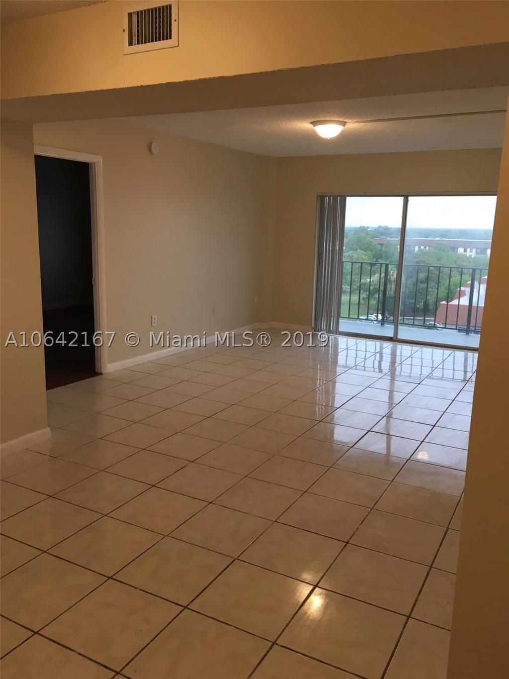 Real estate property located at 4164 Inverrary Dr #813, Broward, Manors Of Inverrary, Lauderhill, FL