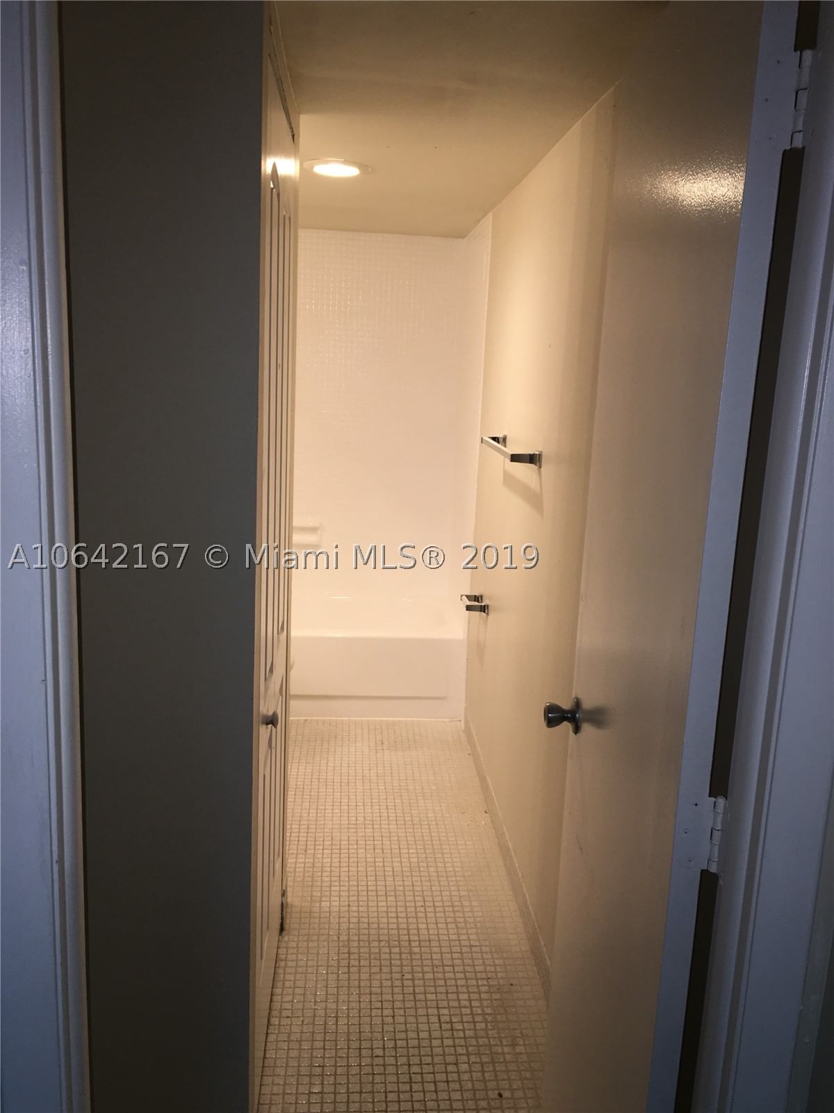 Real estate property located at 4164 Inverrary Dr #813, Broward, Manors Of Inverrary, Lauderhill, FL
