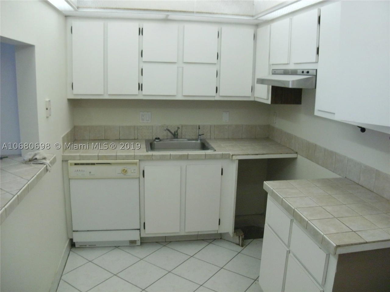 Real estate property located at 4174 Inverrary Dr #911, Broward, Manors Of Inverrary, Lauderhill, FL