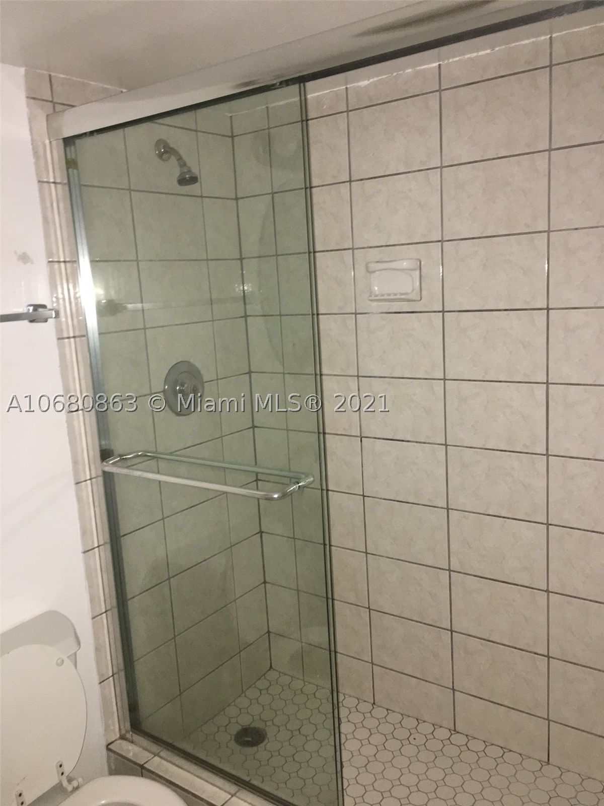 Real estate property located at 3301 Spanish Moss Ter #906, Broward, Lakes Of Inverrary Condo, Lauderhill, FL