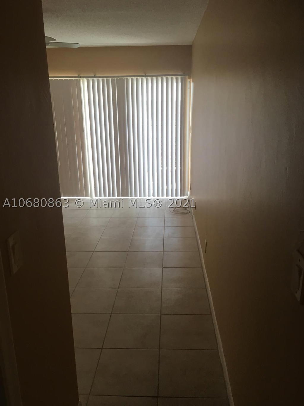 Real estate property located at 3301 Spanish Moss Ter #906, Broward, Lakes Of Inverrary Condo, Lauderhill, FL