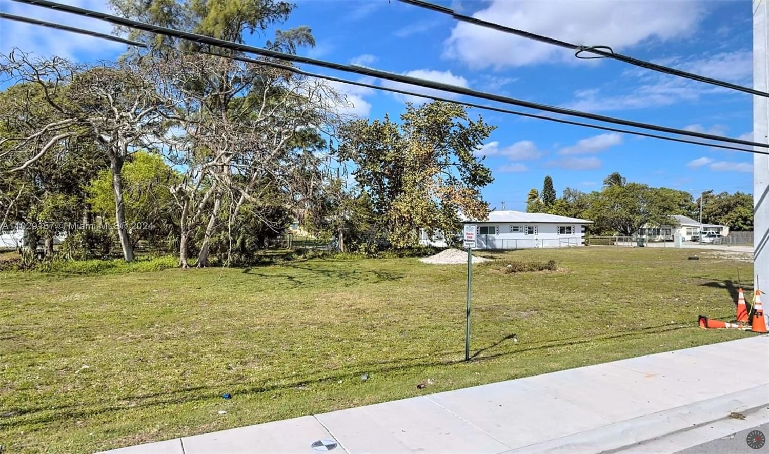 Real estate property located at 2725 21st Ave, Broward County, ZILADEN PROPERTIES TAX AS, Oakland Park, FL