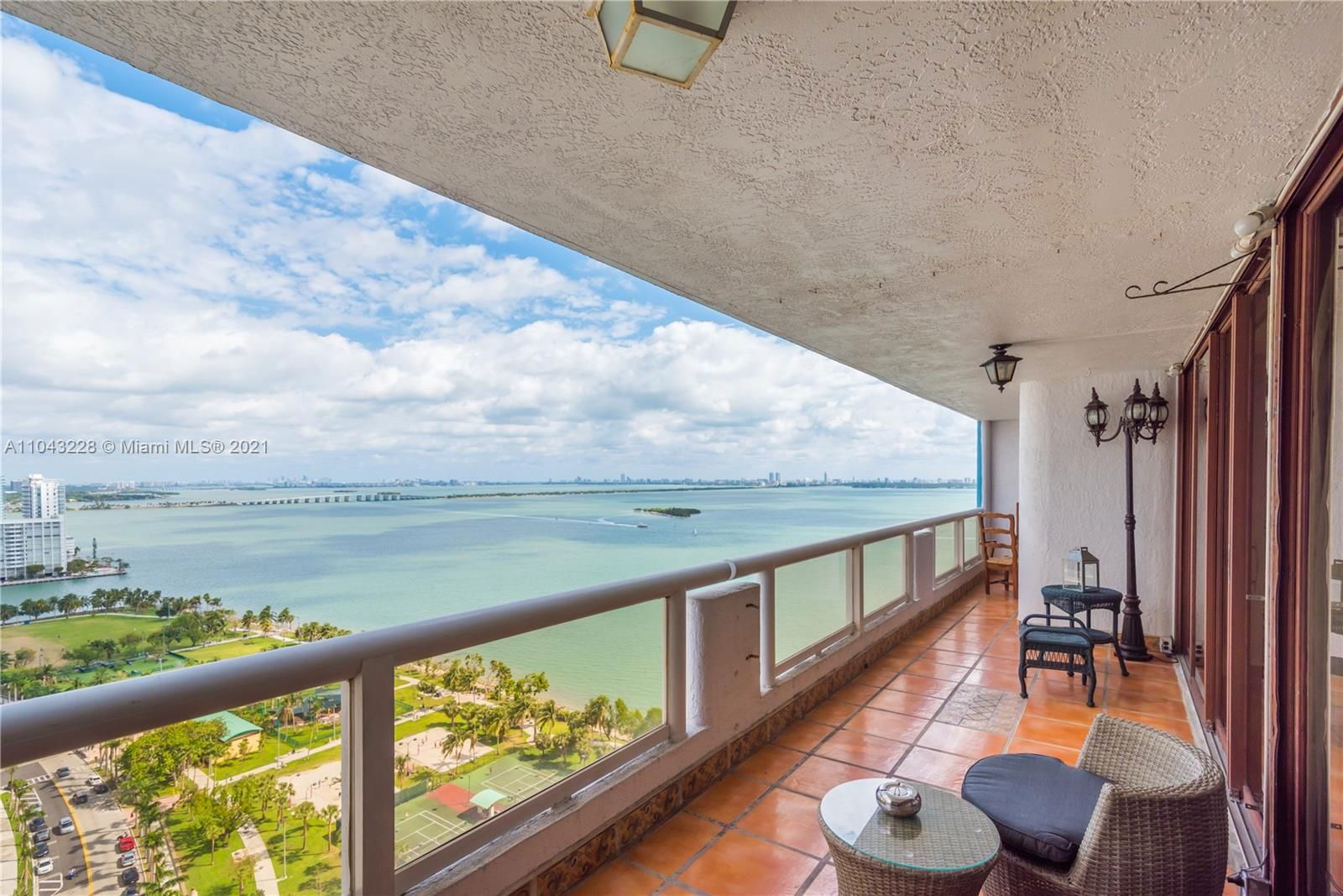 Real estate property located at 1717 Bayshore Dr A-2850, Miami-Dade County, Miami, FL