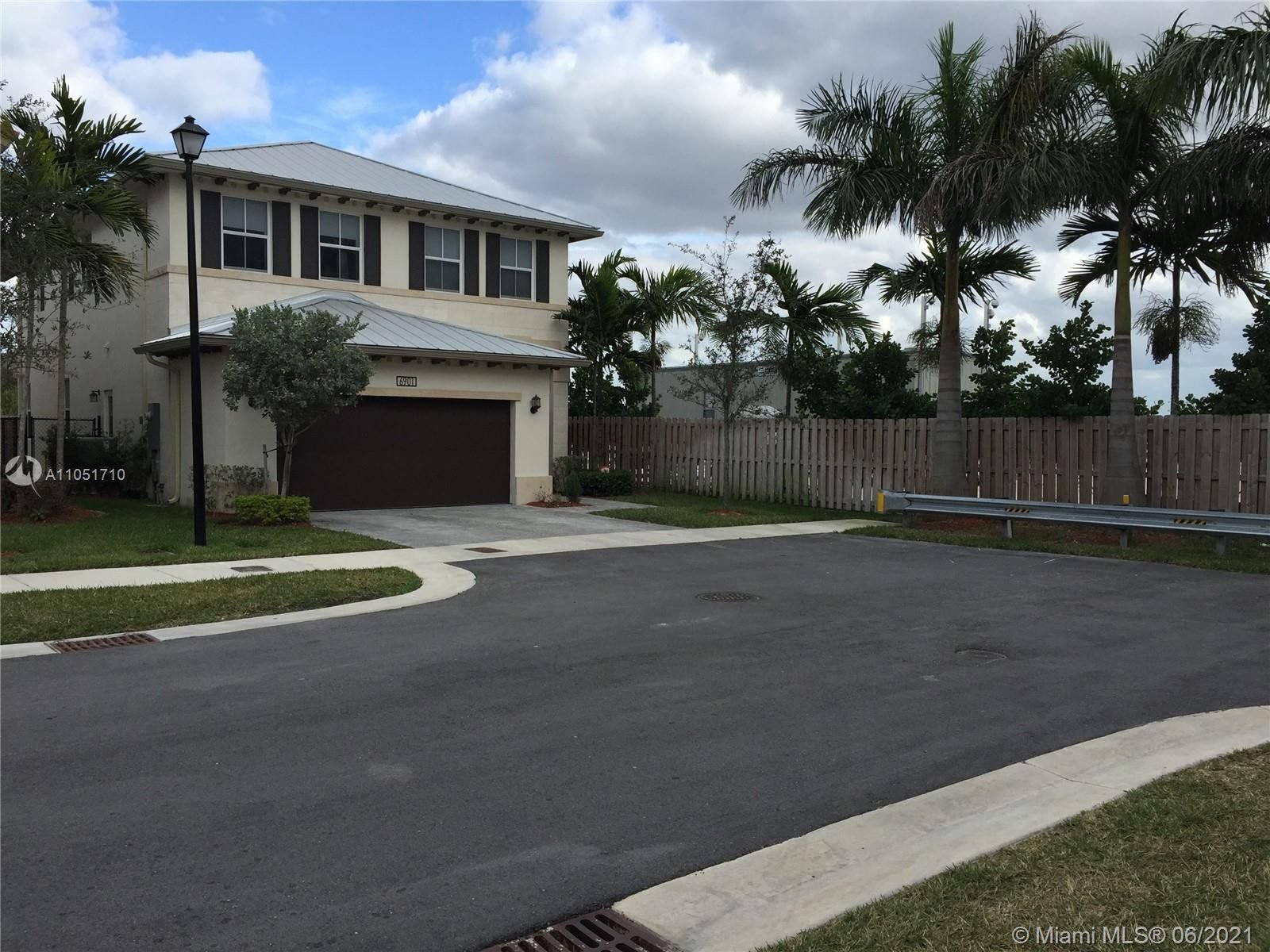 Real estate property located at 6901 104th Ct, Miami-Dade County, Doral, FL