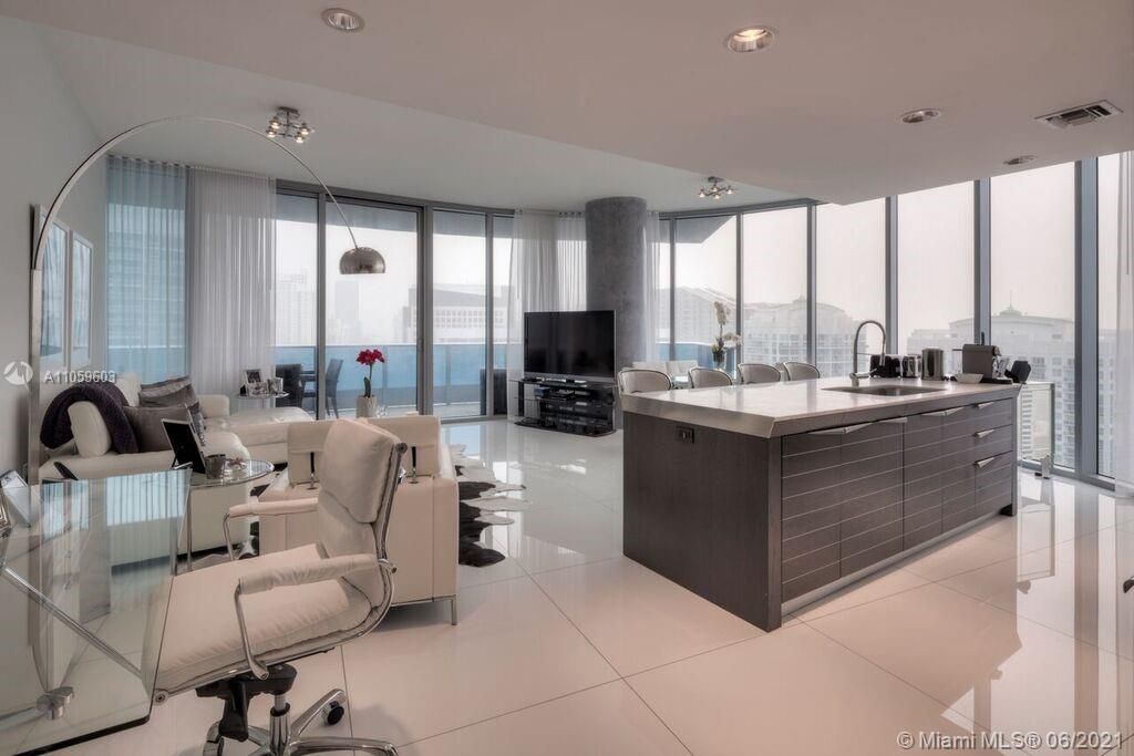 Real estate property located at 200 Biscayne Boulevard Way #4402, Miami-Dade County, Miami, FL