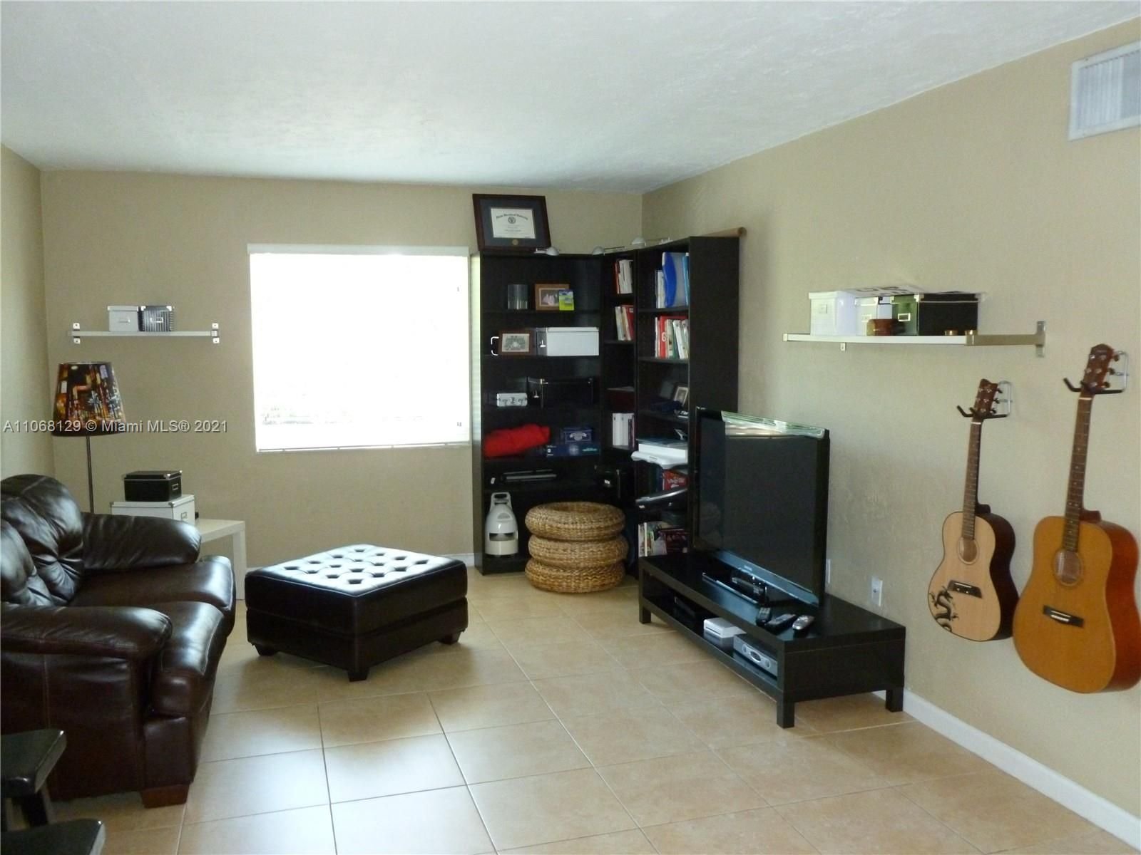 Real estate property located at 8609 68th Ct #25, Miami-Dade County, Pinecrest, FL