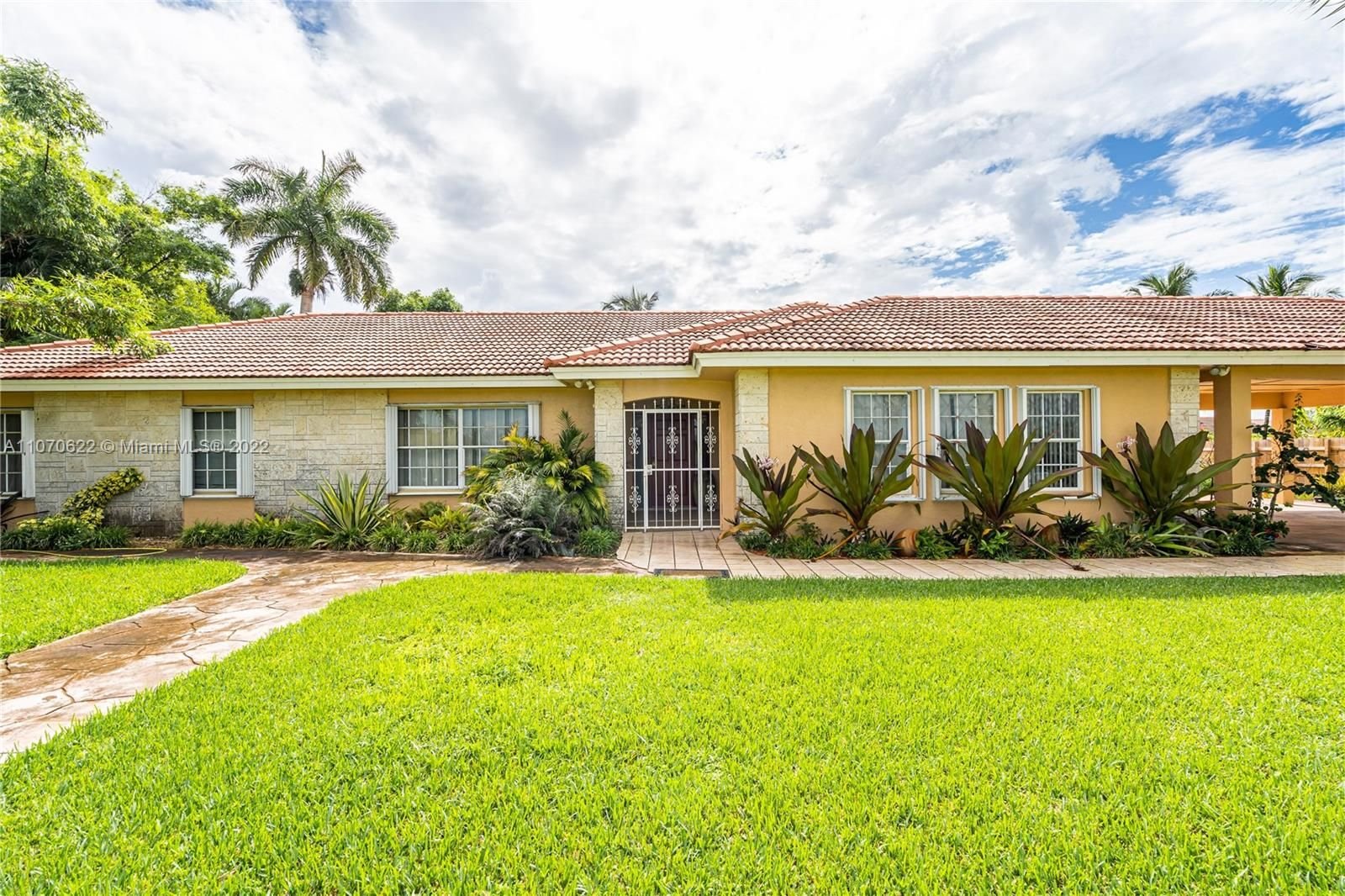 Real estate property located at 19433 137th Ave, Miami-Dade County, Miami, FL