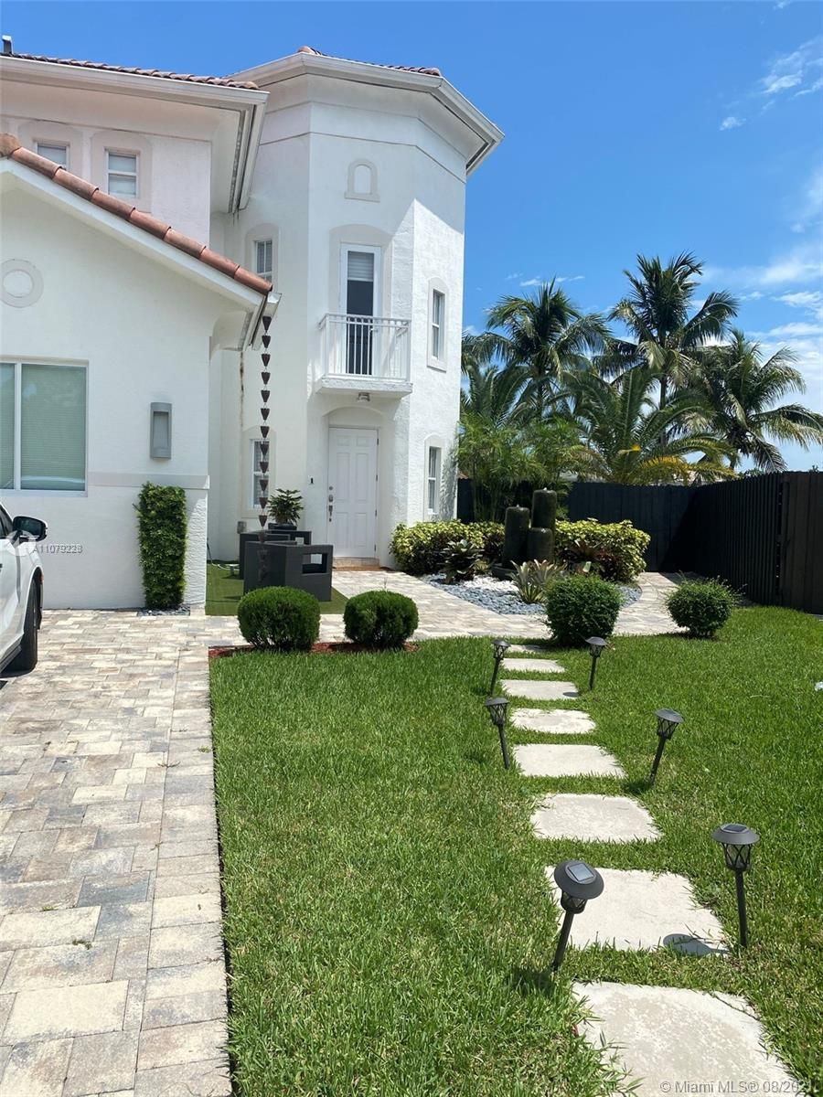 Real estate property located at 6801 113th Ct, Miami-Dade County, Doral, FL