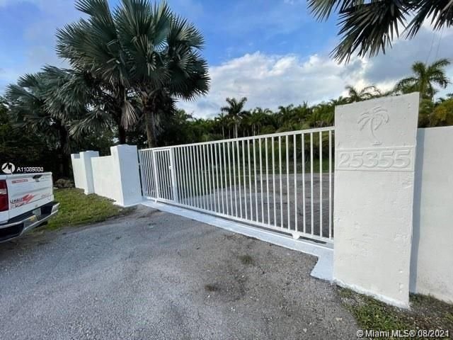 Real estate property located at 25355 167th Ave, Miami-Dade County, Homestead, FL