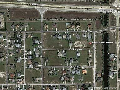 Real estate property located at 2101 25th Terr, Lee County, Cape Coral, FL