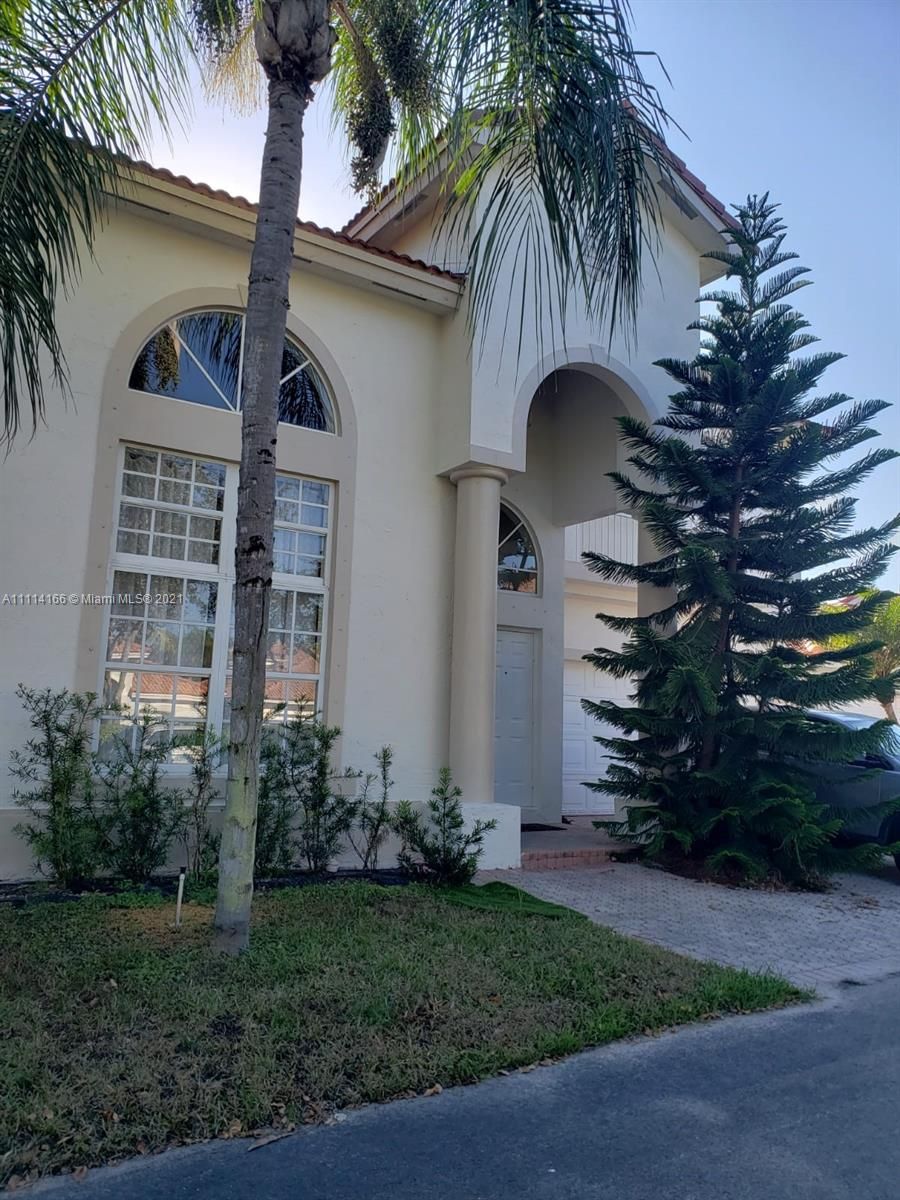 Real estate property located at 11256 58th Ter, Miami-Dade County, Doral, FL