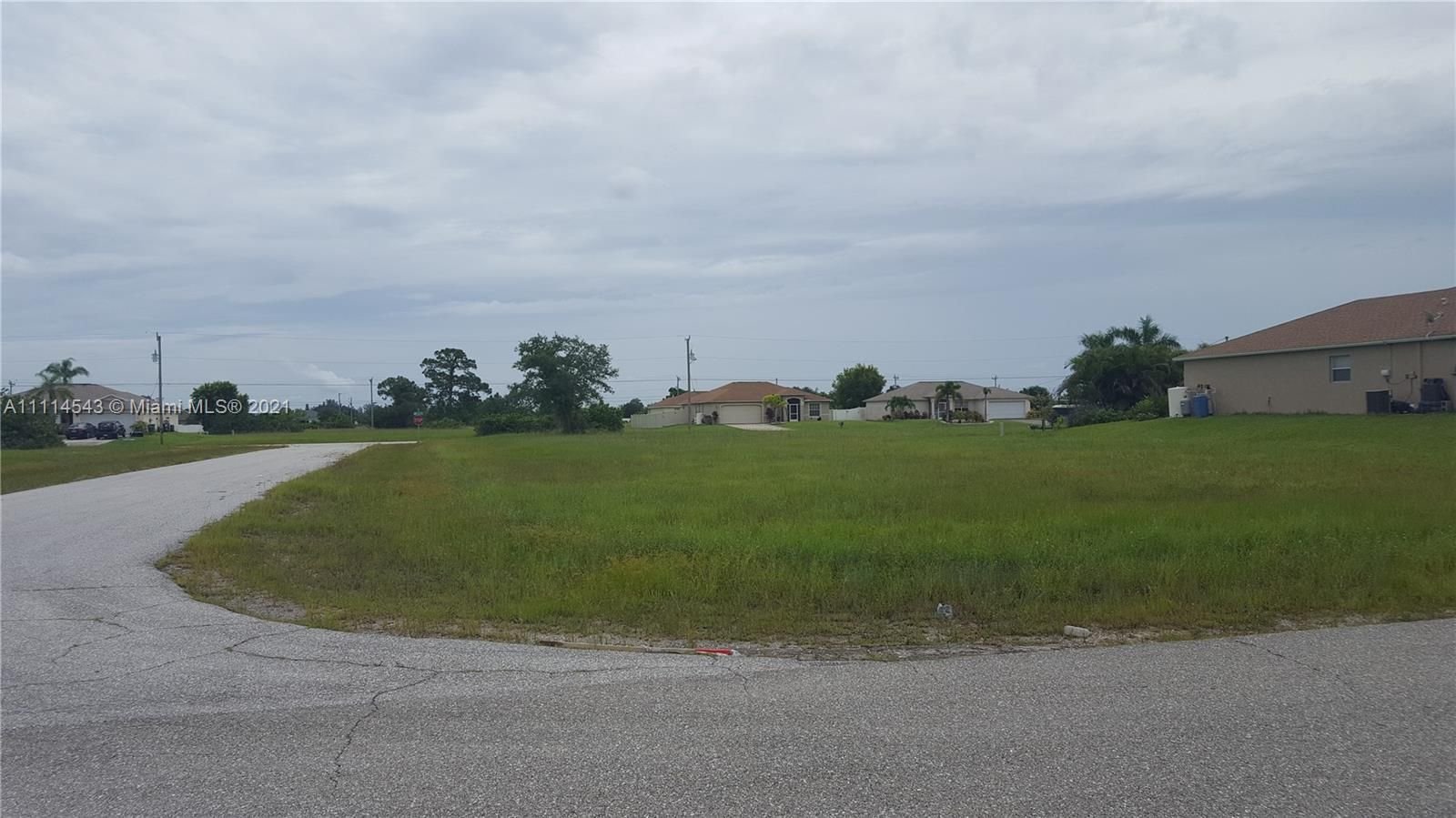 Real estate property located at 1705 Nw 9th Ave, Lee County, Cape Coral, FL