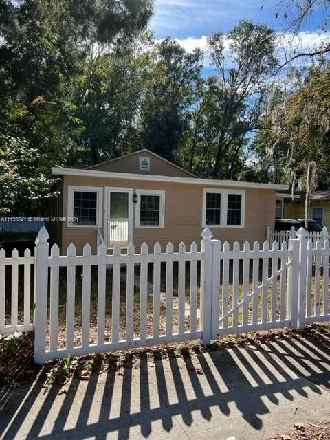 Real estate property located at 1605 E University Ave, Alachua County, Gainesville, FL