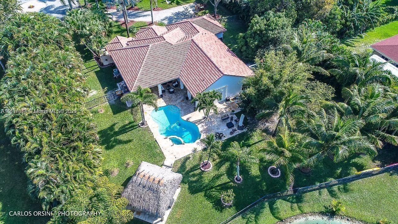 Real estate property located at 3553 Crystal Ln, Broward County, Davie, FL