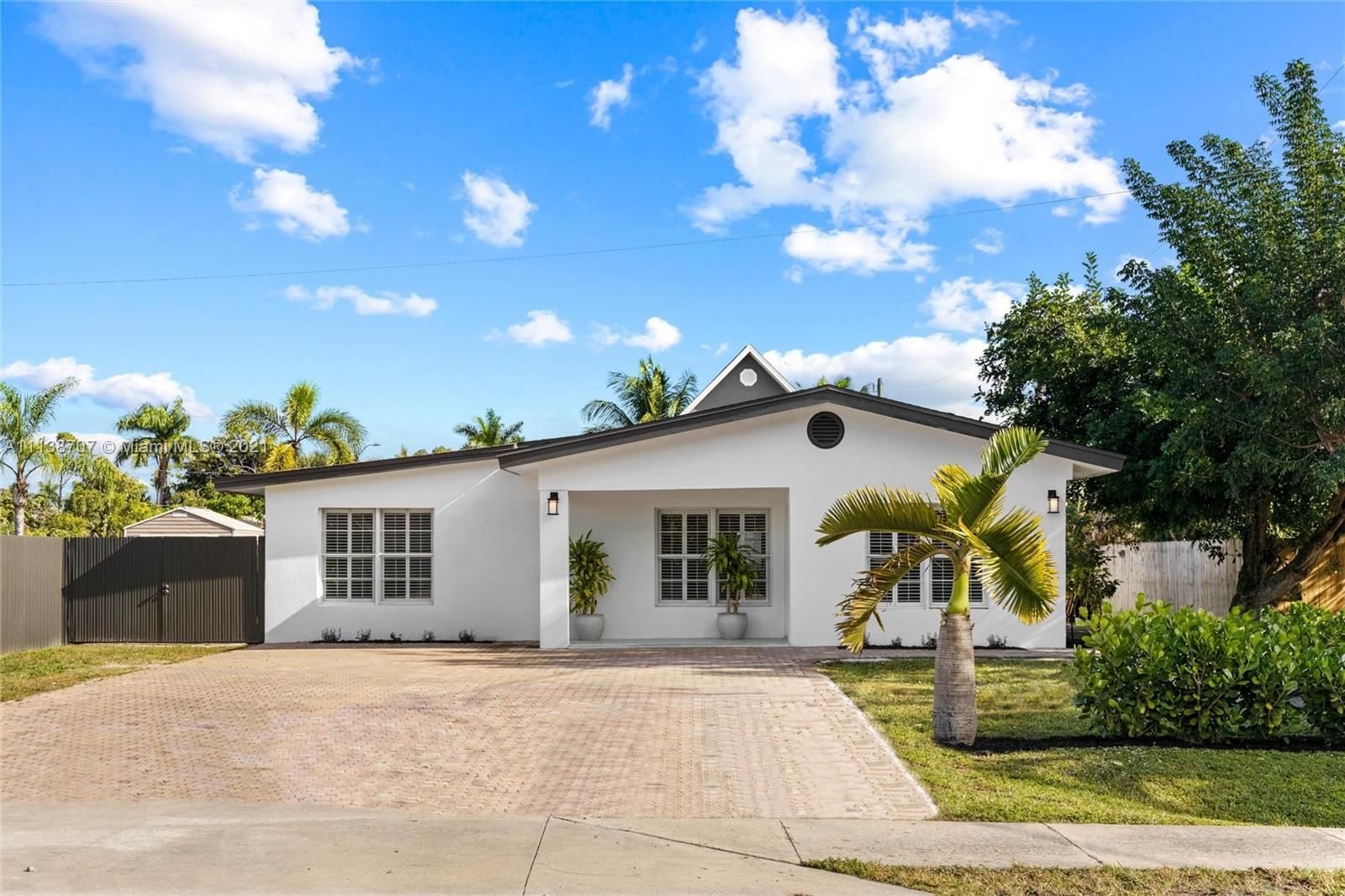 Real estate property located at 5210 Floridian Ave, Collier County, Naples, FL