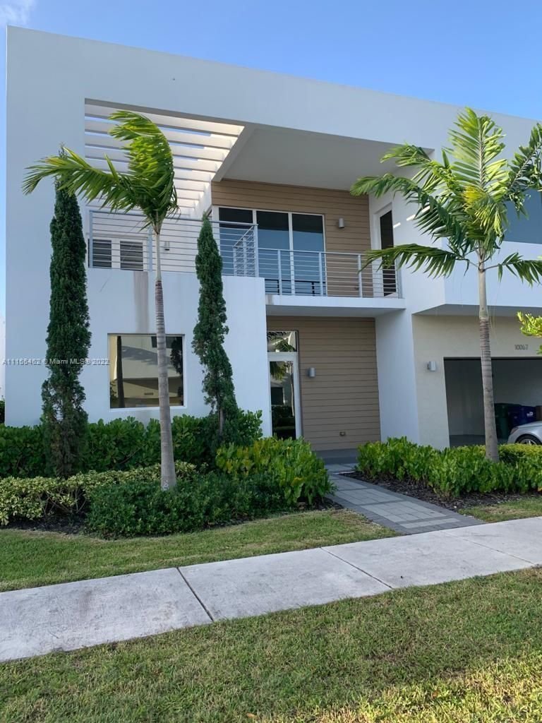 Real estate property located at 10067 75th Ter, Miami-Dade County, Doral, FL
