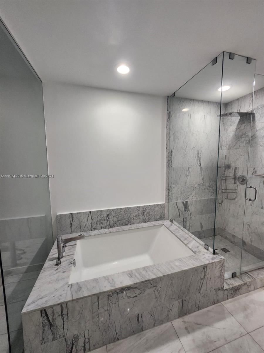 Real estate property located at 480 31st St #1904, Miami-dade, Gran Paraiso Condo, Miami, FL
