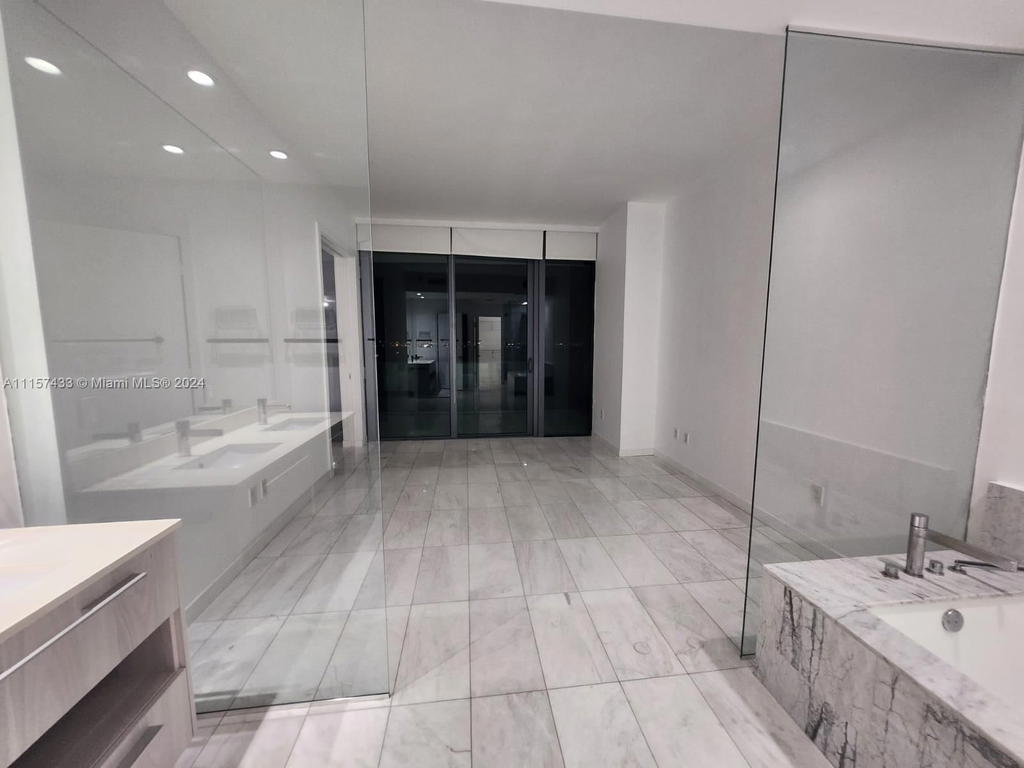 Real estate property located at 480 31st St #1904, Miami-dade, Gran Paraiso Condo, Miami, FL