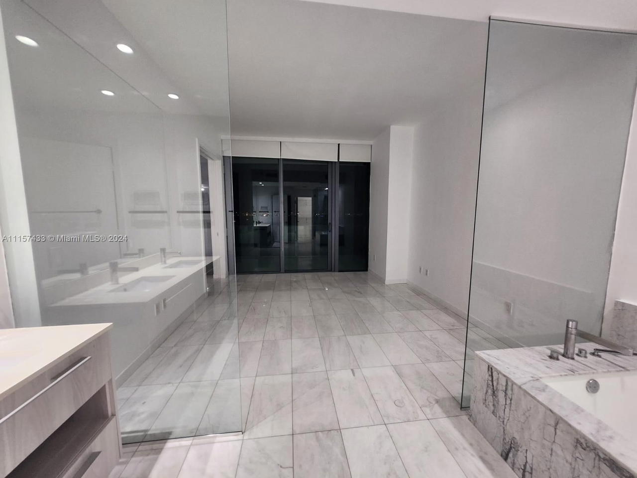 Real estate property located at 480 31st St #1904, Miami-dade, Gran Paraiso Condo, Miami, FL