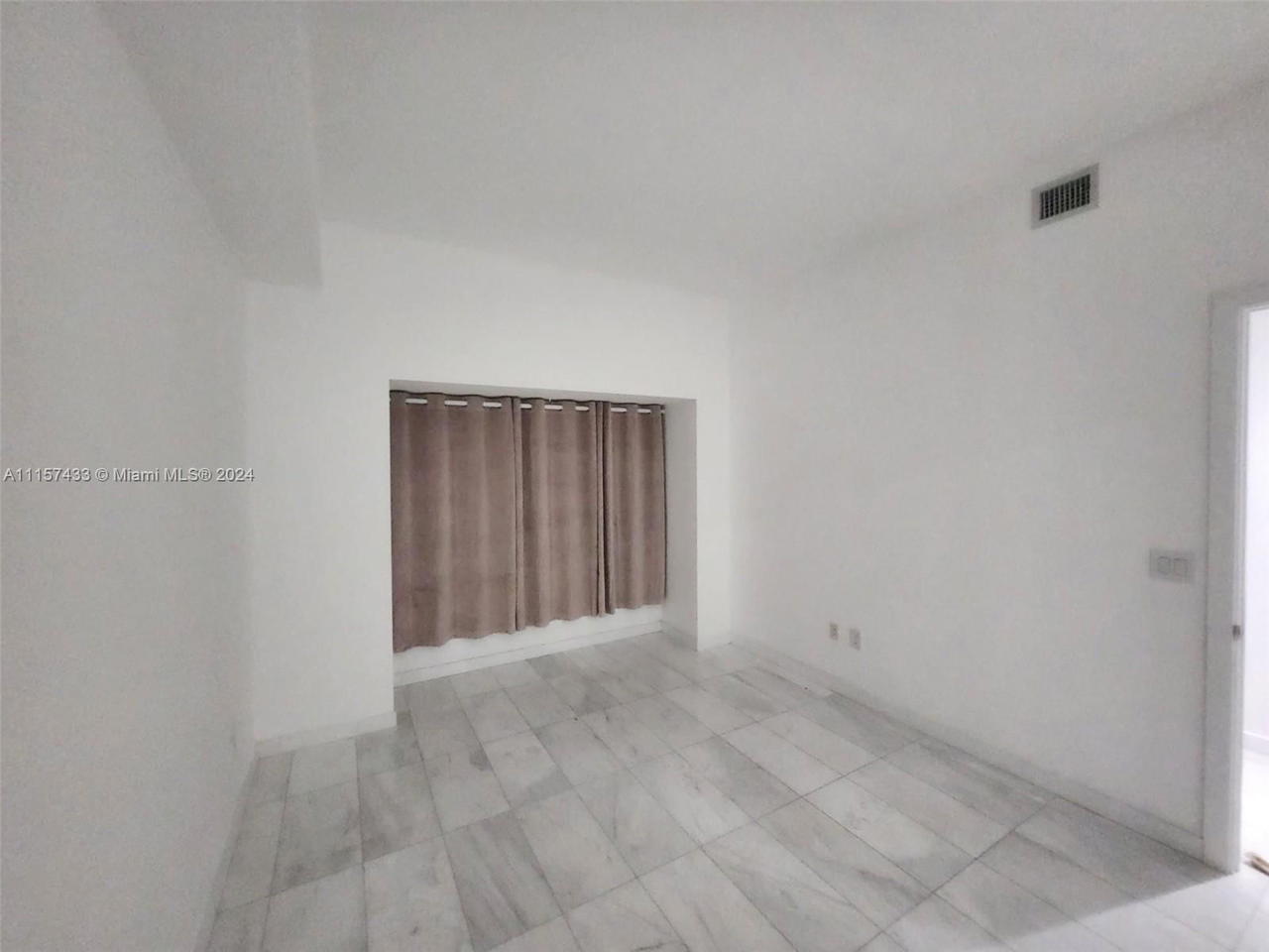 Real estate property located at 480 31st St #1904, Miami-dade, Gran Paraiso Condo, Miami, FL