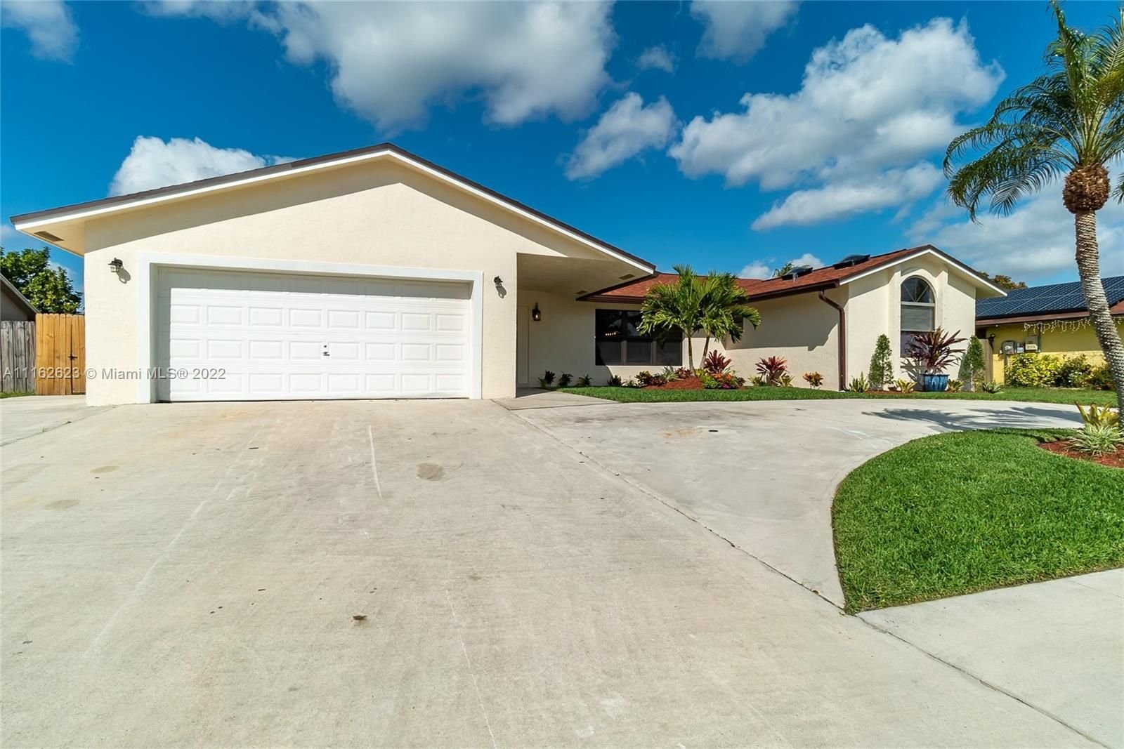 Real estate property located at 252 La Mancha Ave, Palm Beach County, Royal Palm Beach, FL
