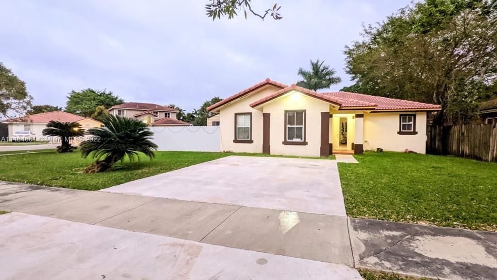 Real estate property located at 27913 136th Pl, Miami-Dade County, Homestead, FL