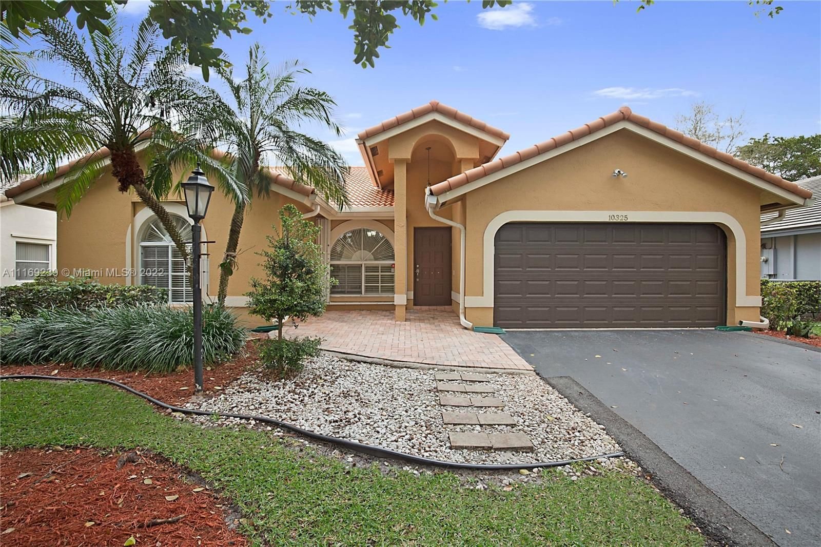 Real estate property located at 10325 48th Ct, Broward County, Coral Springs, FL