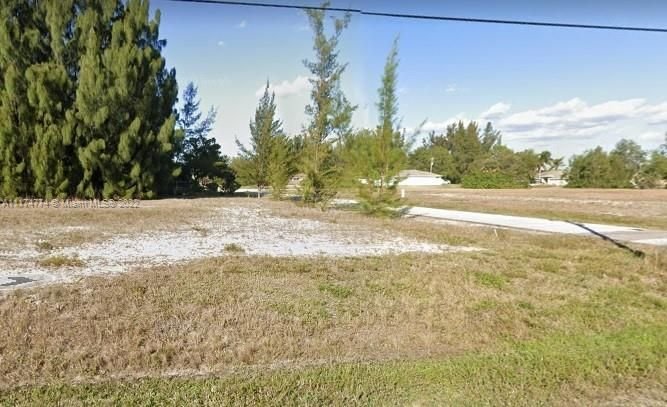 Real estate property located at 203 Diplomat Pky E, Lee County, Cape Coral, FL
