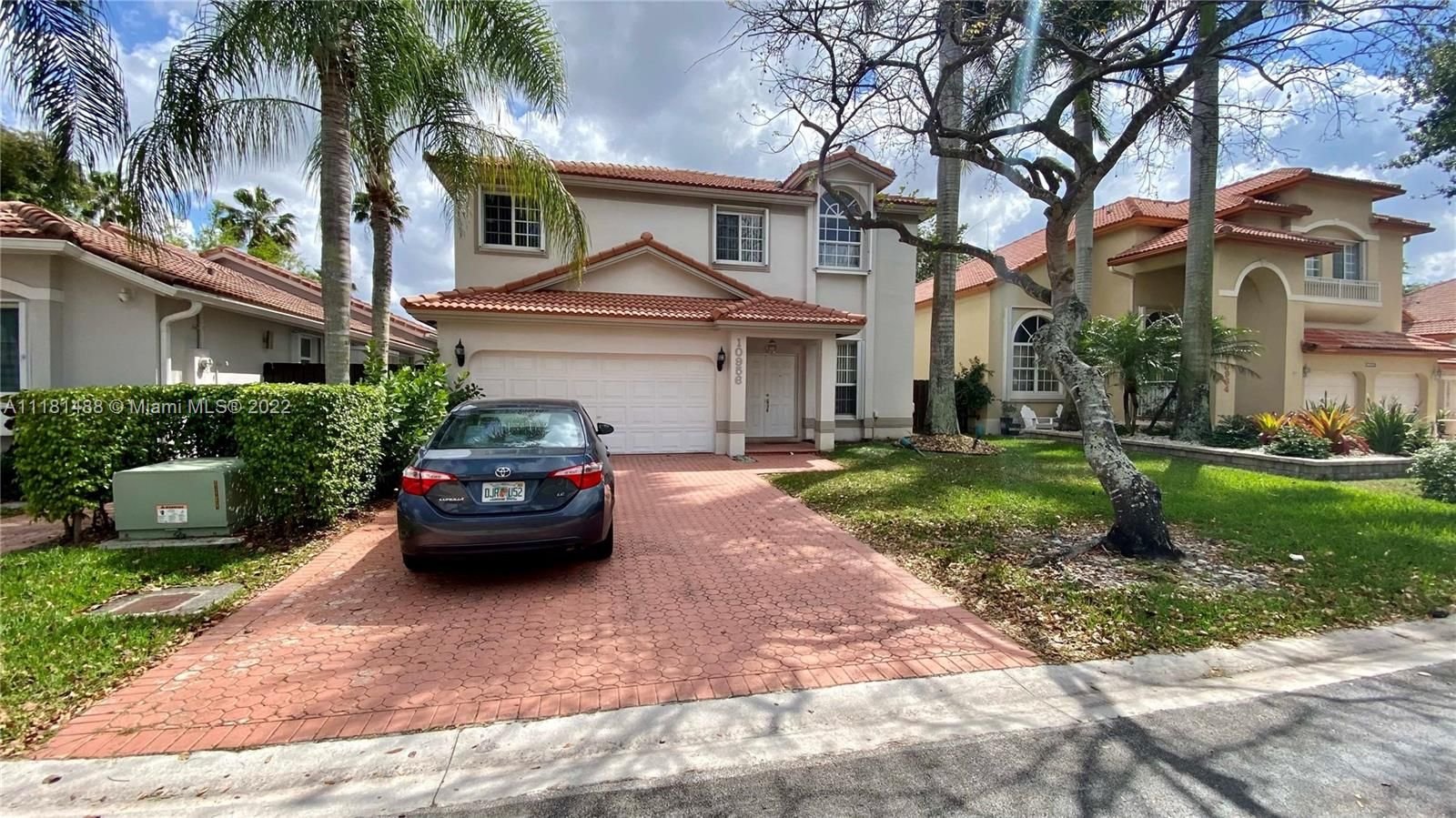 Real estate property located at 10956 58th Ter, Miami-Dade County, Doral, FL