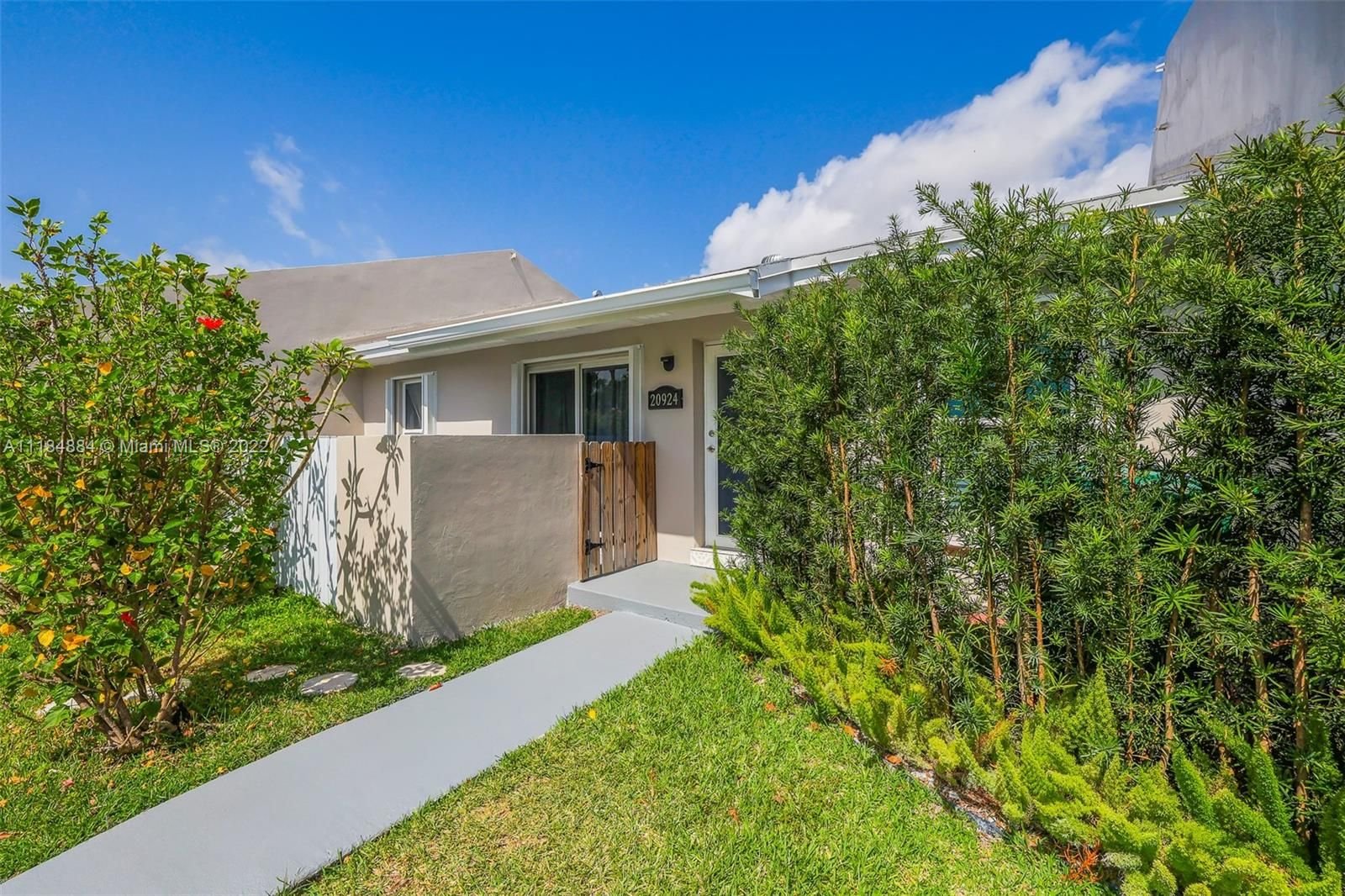 Real estate property located at 20924 103rd Pl #20924, Miami-Dade County, Cutler Bay, FL