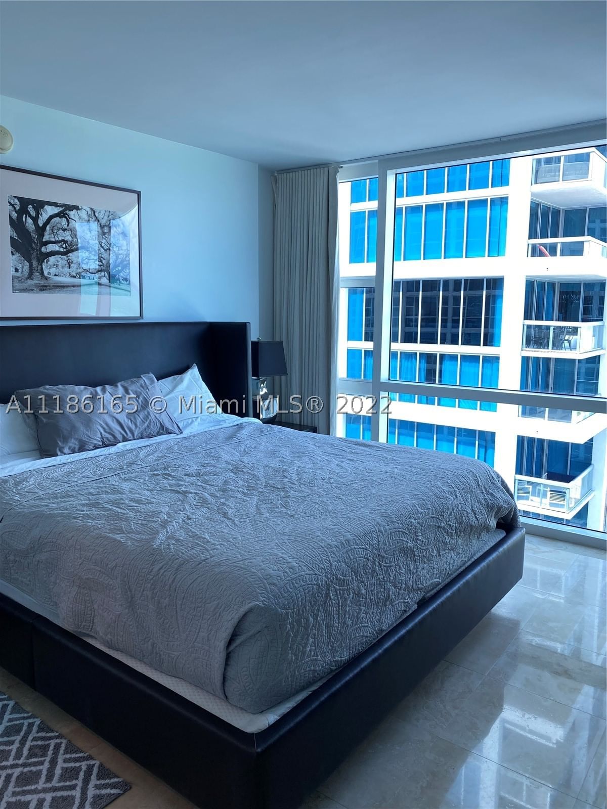 Real estate property located at 6801 Collins Ave #1102 (door 1111), Miami-dade, Central Carillon Beach Co, Miami Beach, FL